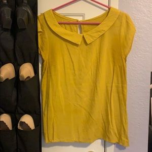 Yellow shirt with Peter Pan collar